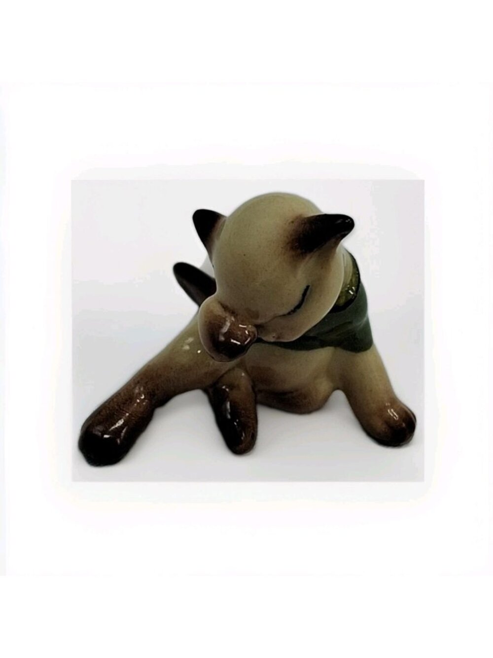 Vtg Hagen Renaker  Kitten Lost Mittens Siamese Crying Cat-Green Sweater Trinket
